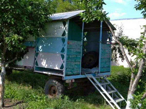 Прицеп пчеловоз