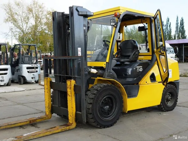 Вилочный погрузчик Komatsu FD50AYT-10