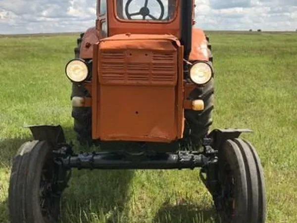 Трактор ЛТЗ Т-40
