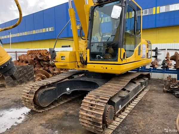 Гусеничный экскаватор Komatsu PC210NLC-8