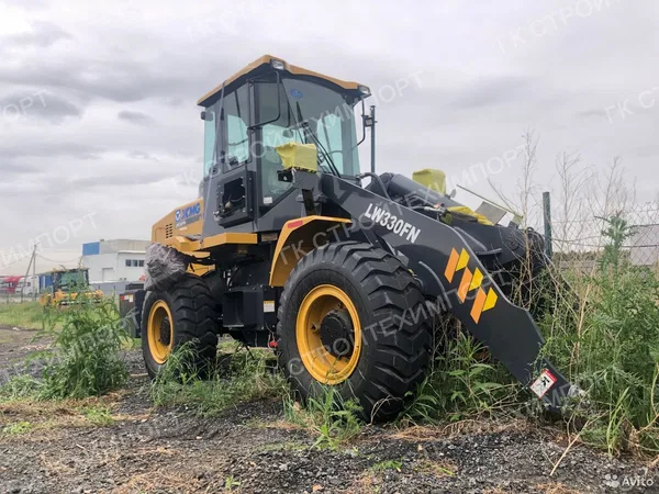 Фронтальный погрузчик XCMG LW330FN