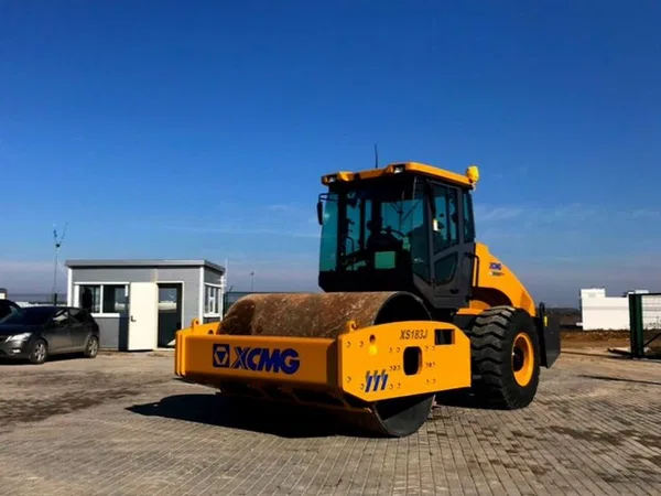 Грунтовый каток XCMG XS183J