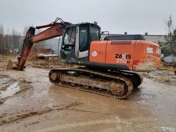 Гусеничный экскаватор Hitachi ZX250H-3