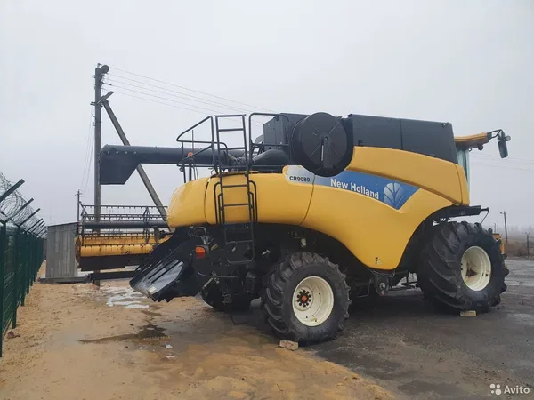 Зерноуборочный комбайн New Holland CR 9080