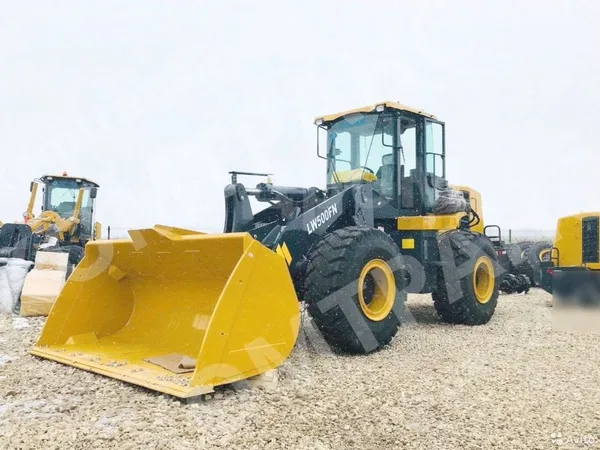 Фронтальный погрузчик XCMG LW500FN