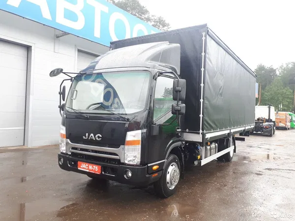 Тентованный автомобиль JAC N80