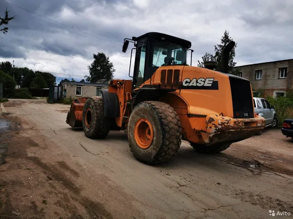 Фронтальный погрузчик CASE 821E