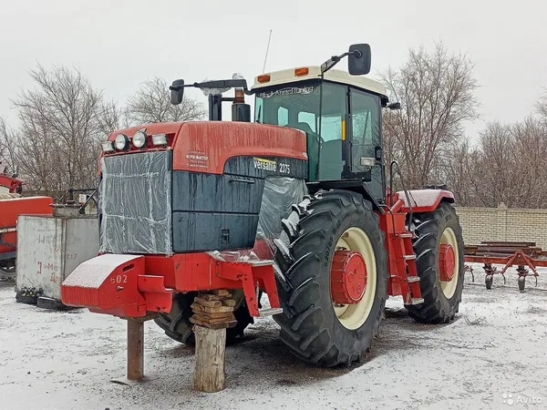 Трактор Buhler Versatile 2375