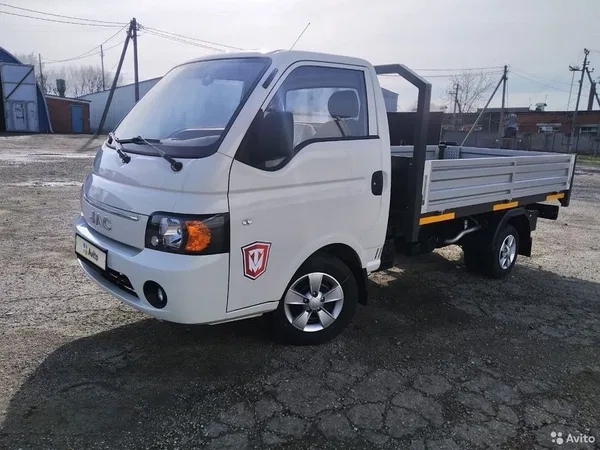 Бортовой автомобиль JAC N35