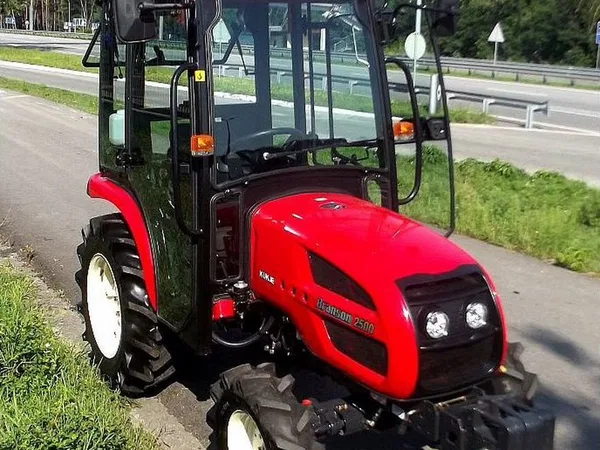 Мини-трактор Branson 2500