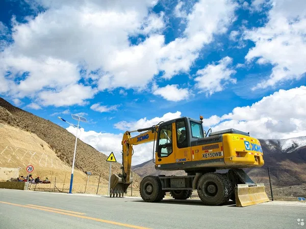 Колесный экскаватор XCMG XE150WB