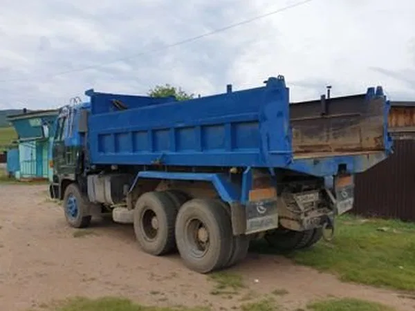 Самосвал Isuzu GIGA