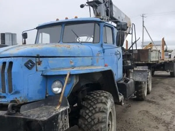 Седельный тягач УРАЛ 4320 с КМУ ИФ 300С-12