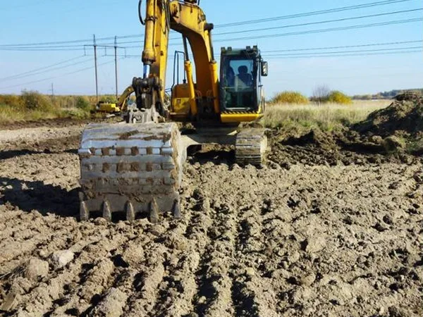 Гусеничный экскаватор JCB JS 220SC