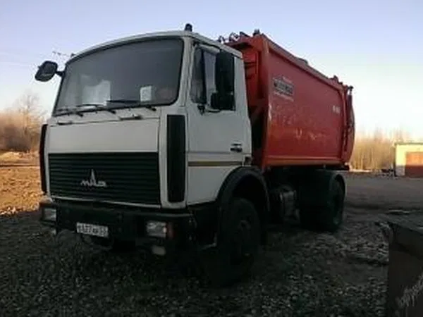 Мусоровоз КОММАШ Арзамас КО-440-8