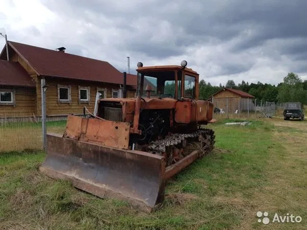 Гусеничный бульдозер ВгТЗ ДТ-75