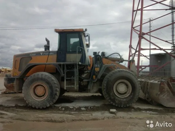 Фронтальный погрузчик Foton Lovol 956
