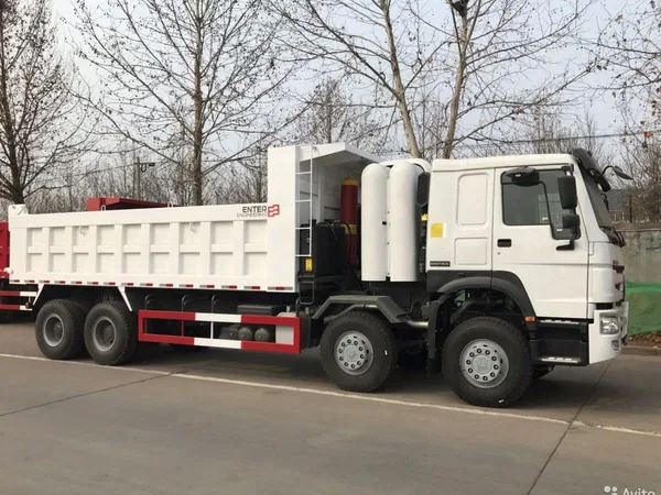 Самосвал HOWO HW76