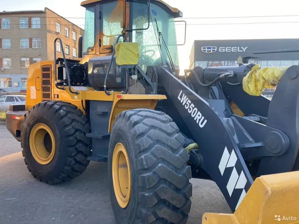 Фронтальный погрузчик XCMG LW550RU