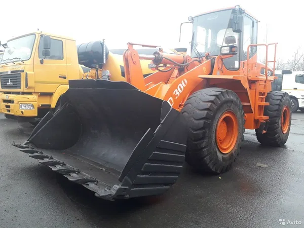Фронтальный погрузчик Doosan SD300