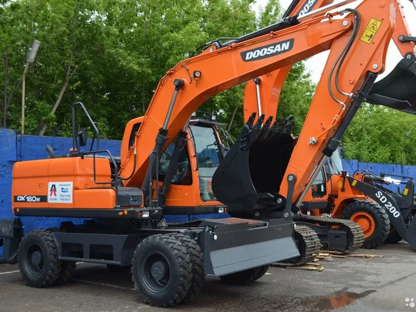 Колесный экскаватор Doosan DX160W