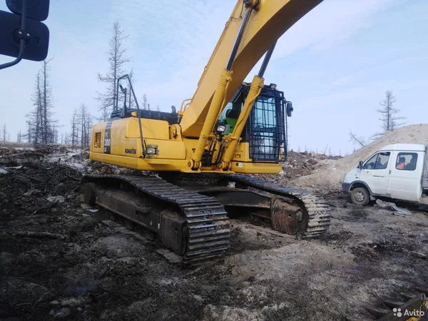 Гусеничный экскаватор Komatsu PC300LC-8M0 SE