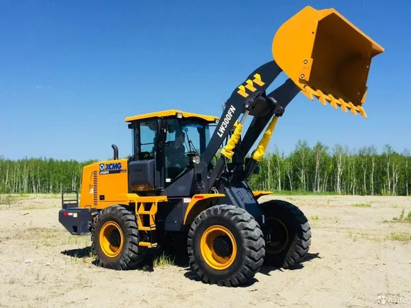 Фронтальный погрузчик XCMG LW300FN