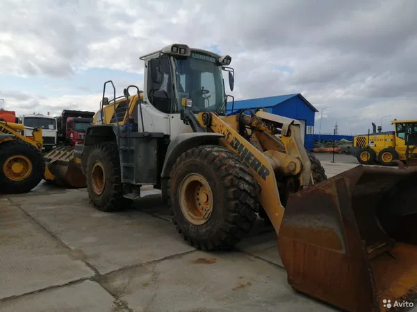 Фронтальный погрузчик Liebherr L556 2plus2