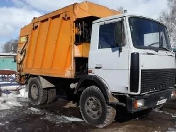 Мусоровоз Москоммаш КМ-М5551