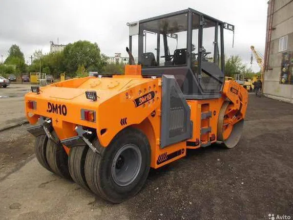 Комбинированный каток Завод Дорожных машин DM-10-VC