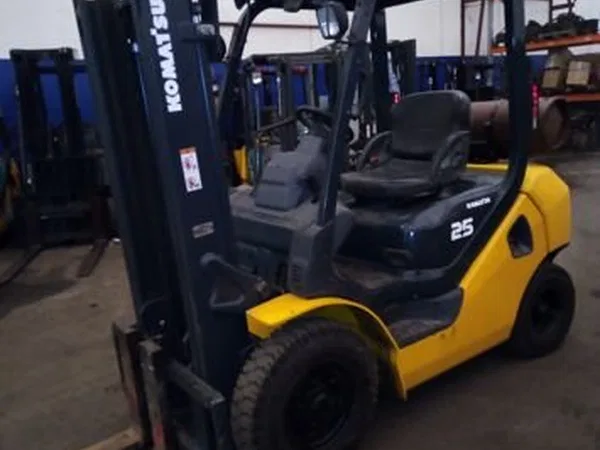 Вилочный погрузчик Komatsu FG25Т-16