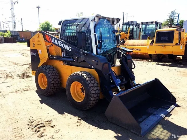 Мини-погрузчик LiuGong CLG385B