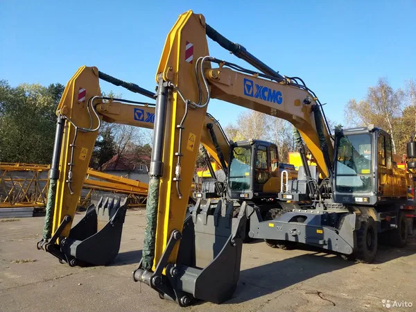 Колесный экскаватор XCMG XE210WB