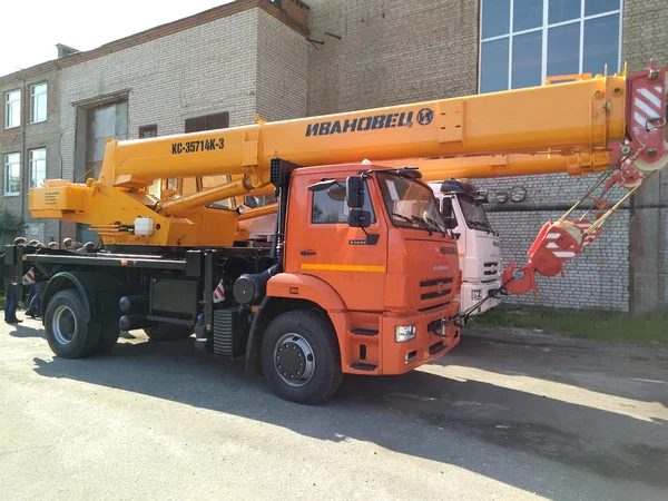 Автокран Ивановец КС-35714К-3 на шасси КамАЗ 53605