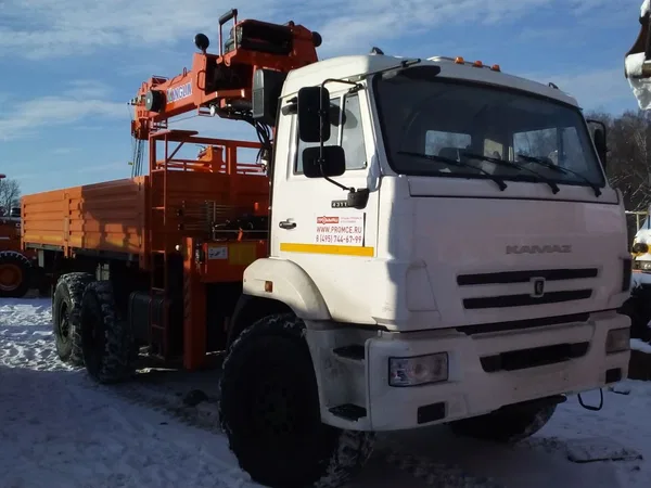 Бортовой грузовик с КМУ КамАЗ 43118 с КМУ Kanglim KS1256 GII