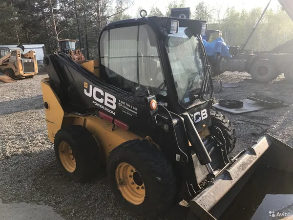 Мини-погрузчик JCB 260