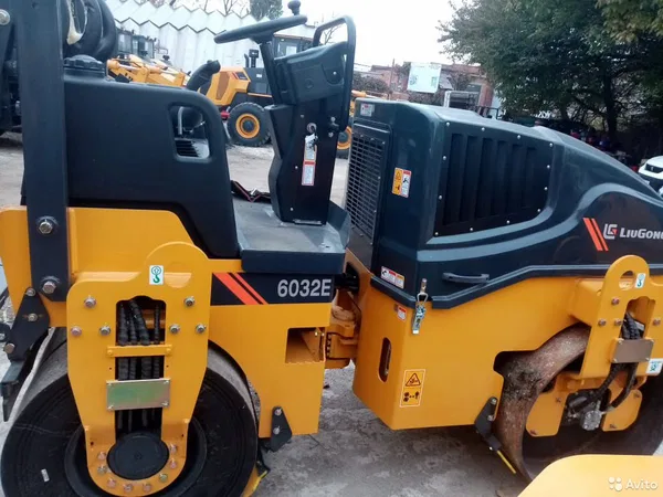 Комбинированный каток LiuGong CLG6032E