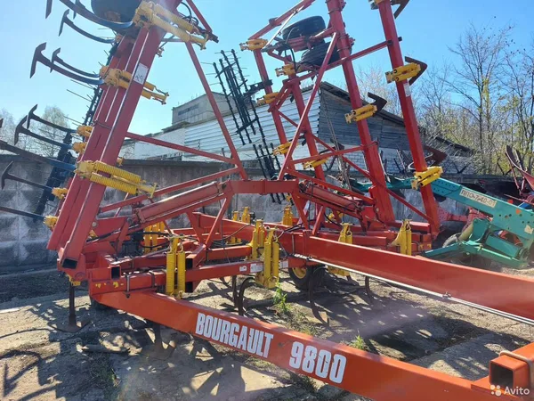Культиватор Bourgault 9800
