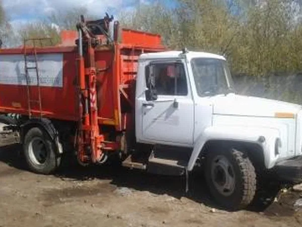 Мусоровоз КОММАШ Арзамас КО-440-2  на шасси ГАЗ 3309