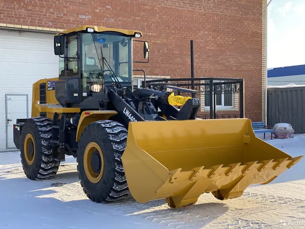 Фронтальный погрузчик XCMG LW400KN