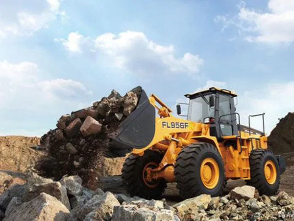 Фронтальный погрузчик Foton Lovol FL956F