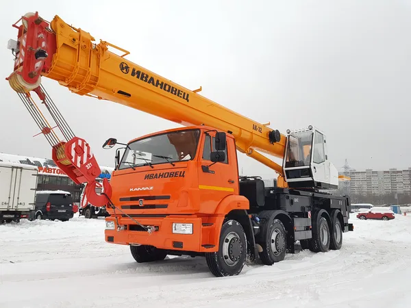 Автокран Ивановец КС-55717К-1 на шасси КамАЗ 6540