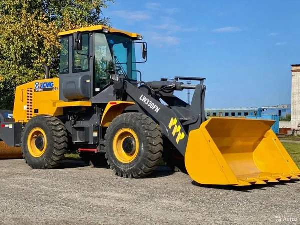 Фронтальный погрузчик XCMG LW330FN