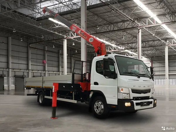 Бортовой грузовик с КМУ Mitsubishi Fuso Canter