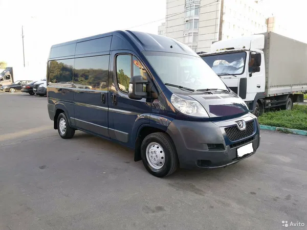 Микроавтобус Peugeot Boxer