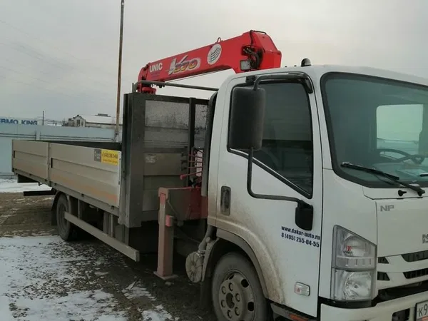 Бортовой грузовик с КМУ ISUZU NPR75L-M