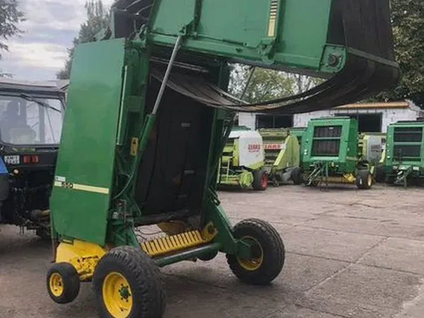 Пресс-подборщик John Deere 550