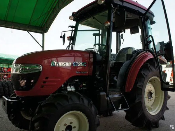 Трактор Branson 6225C