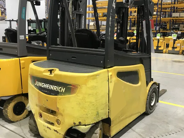 Вилочный электропогрузчик Jungheinrich EFG425