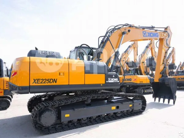 Гусеничный экскаватор XCMG XE225DN